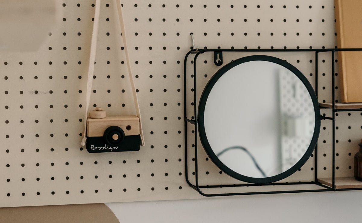 Reinterprets the classic bookshelf Reinterprets the classic bookshelf
