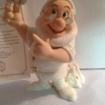 Lenox Snow White Disney Showcase Collection 1998″DOC Figurin…